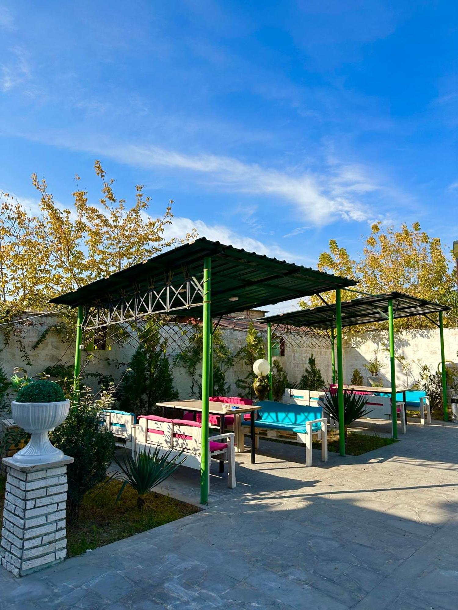 Santorini Hotel & Hostel Yerevan Exterior photo