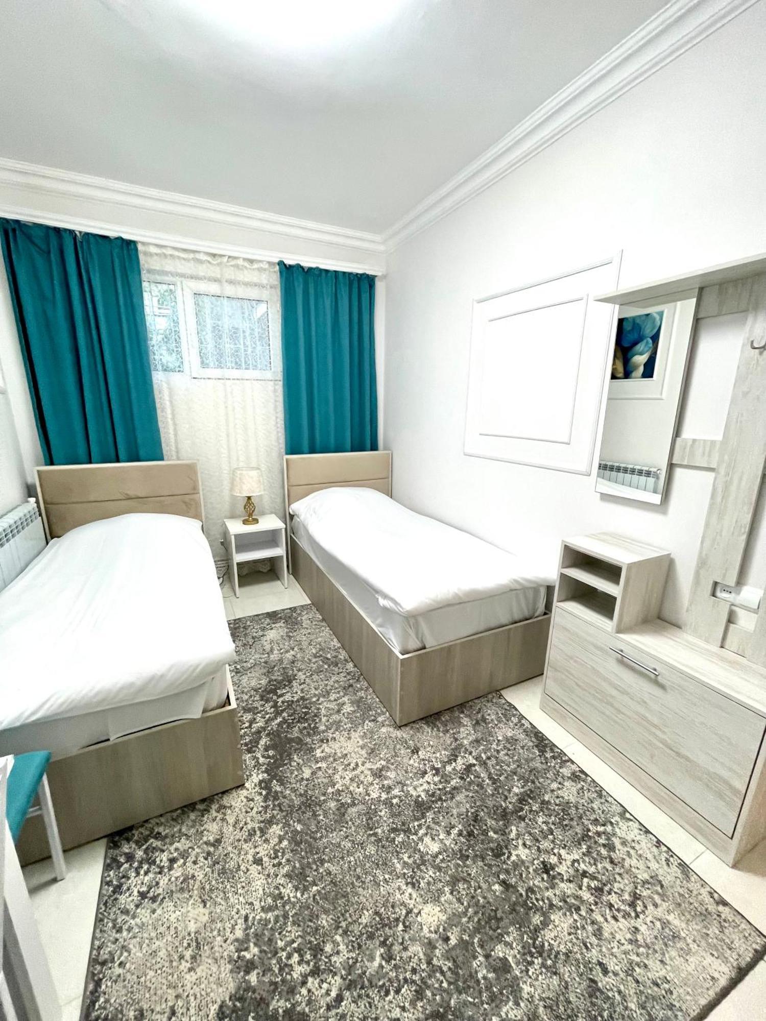 Santorini Hotel & Hostel Yerevan Exterior photo