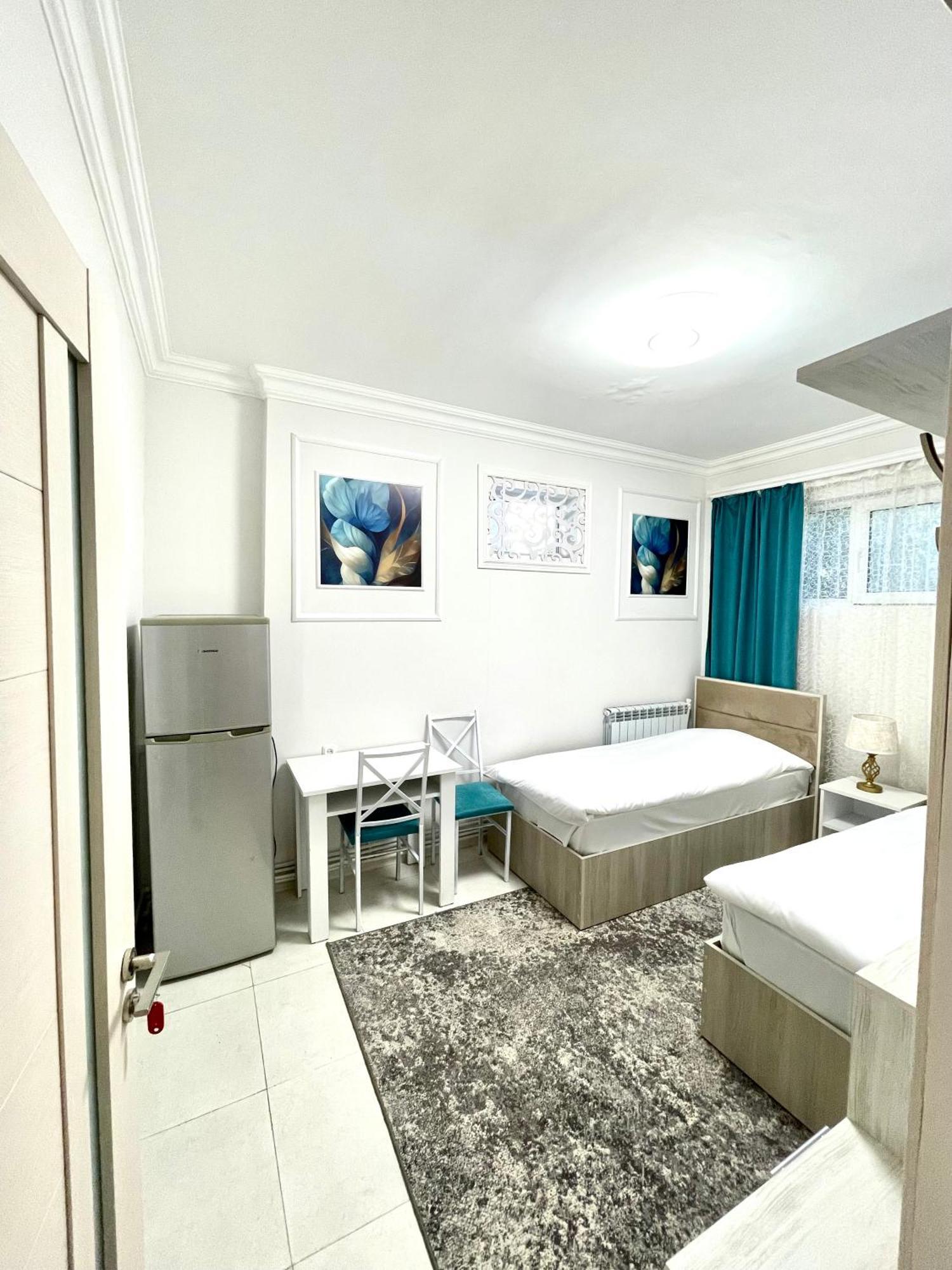 Santorini Hotel & Hostel Yerevan Exterior photo