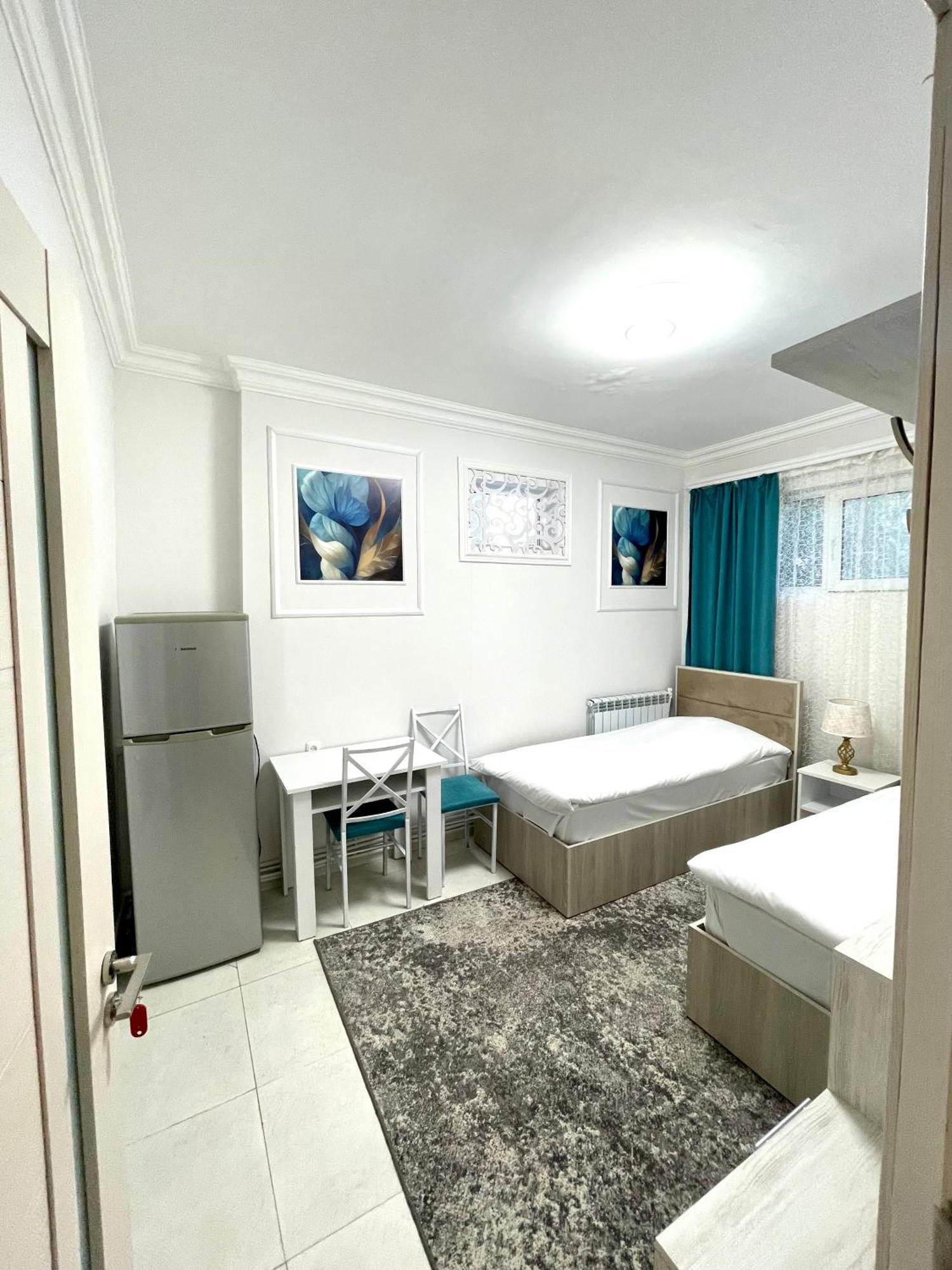 Santorini Hotel & Hostel Yerevan Exterior photo