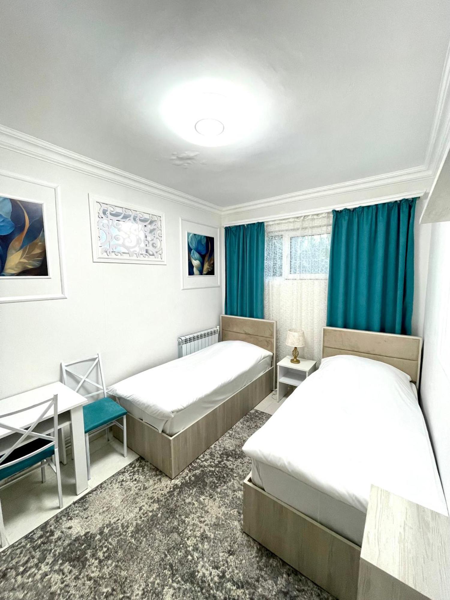 Santorini Hotel & Hostel Yerevan Exterior photo