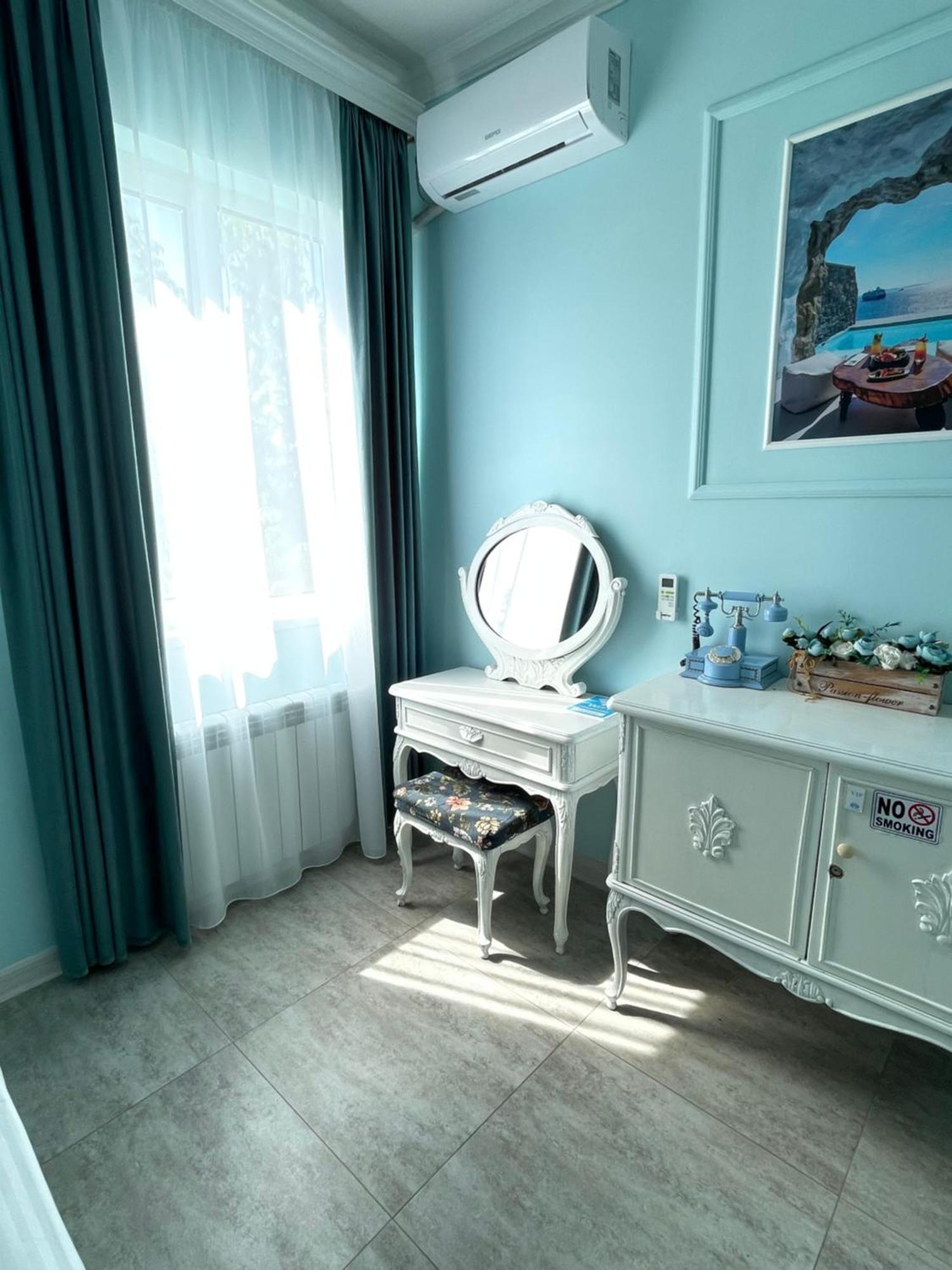 Santorini Hotel & Hostel Yerevan Exterior photo