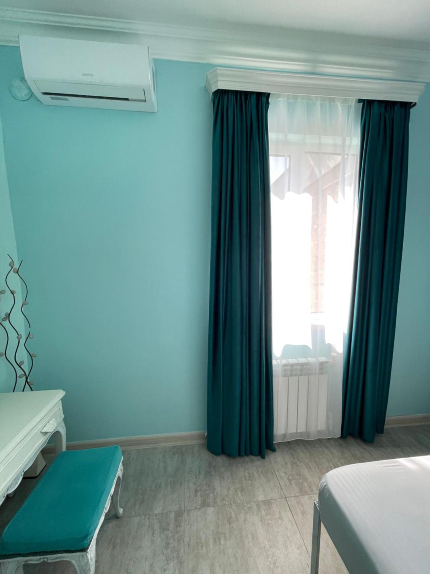 Santorini Hotel & Hostel Yerevan Exterior photo
